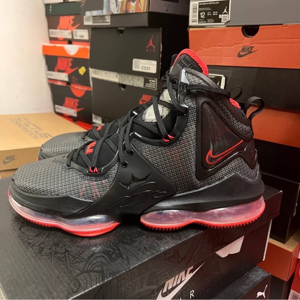 LEBRON XIX - Picture 3 of 9